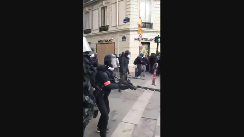 Столкновения с протестующими, париж