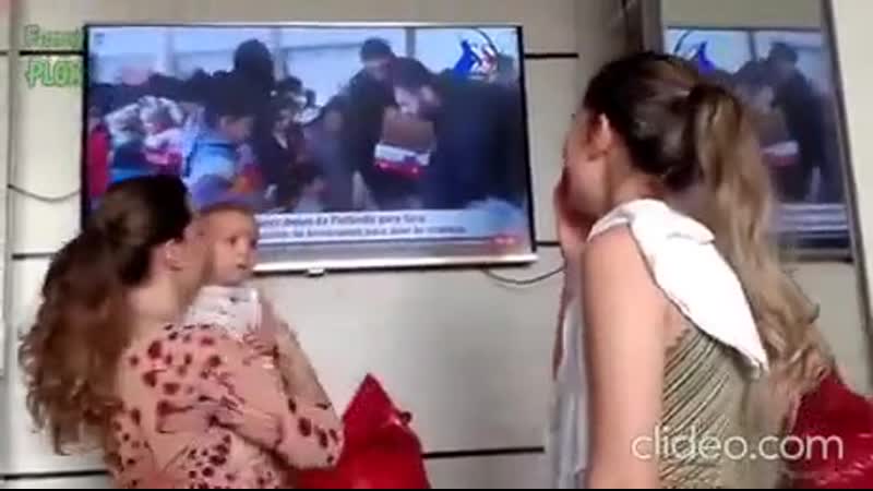 Мамы близняшки и малец