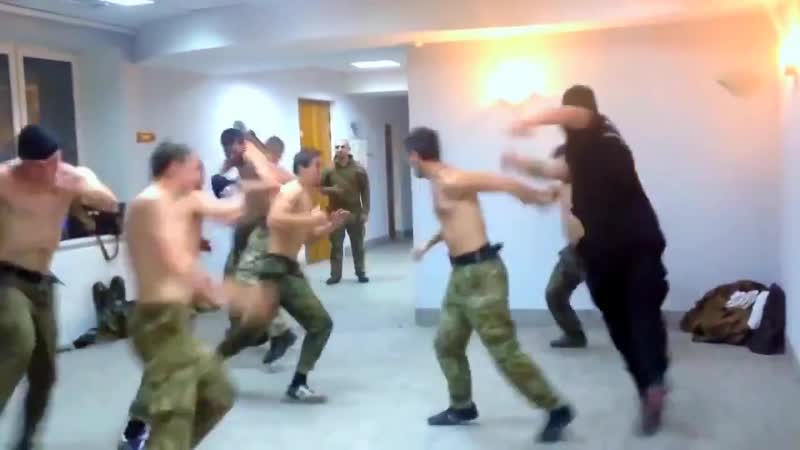 Батальон азов создаёт торнадо ( внимание на черного)