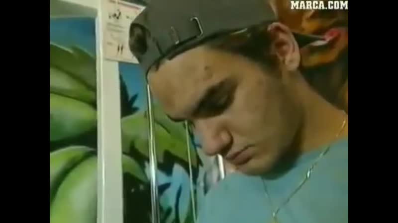 Молодой федерер / тренироа в зале (bgt)