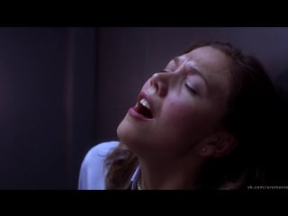 Мэгги джилленхол мастурбирует в общественном туалете