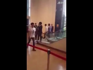 160628 jimin attended big bangs made movie premiere! #bts #방탄소년단 #jimin (© 여성시대 권지용꺼)