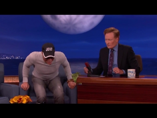 Jean claude van damme recreates his “kickboxer” dance scene conan on tbs