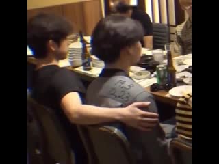 Jinyoung's guarding his boyfriend