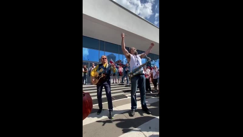 Весело, под музыку, катится в обрыв экономика белоруссии металлурги остановили печи шахтеры остановили выработку машино