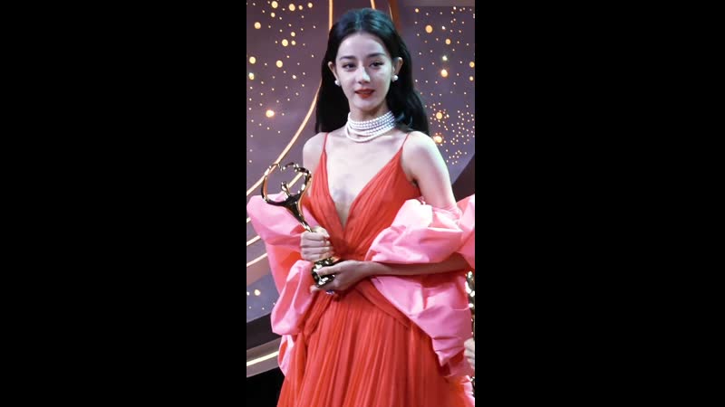 Дильраба дильмурат (dilraba dilmurat 迪丽热巴) «выразительный актер года weibo»