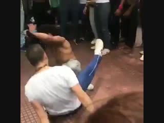 Praça da republica saci fiu e marcus cabeça