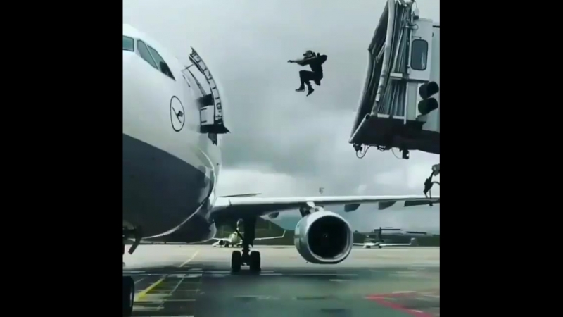 Опоздал на самолет