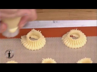 Romias au sésame, caramel fumé par christophe michalak