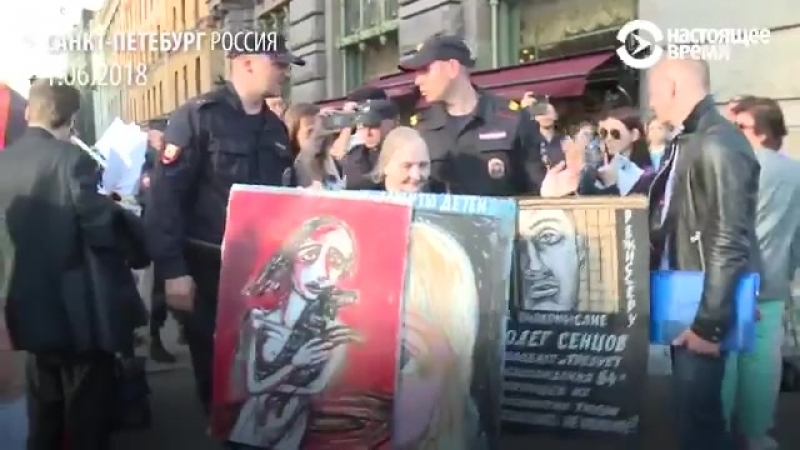 Коричневая чума шагает по россии в петербурге в день защиты детей полицаи запаковали в автозак бабушку за одиночный пикет проти