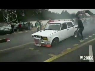 Ваз 2107 уделал mercedes sls