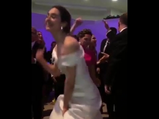 Emmy rossum dancing to jay z and alicia keys empire state of mind at her wedding