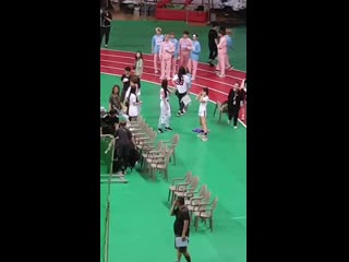 190812 itzy на съемках развлекательного шоу mbc @ idol star athletics championship 2019