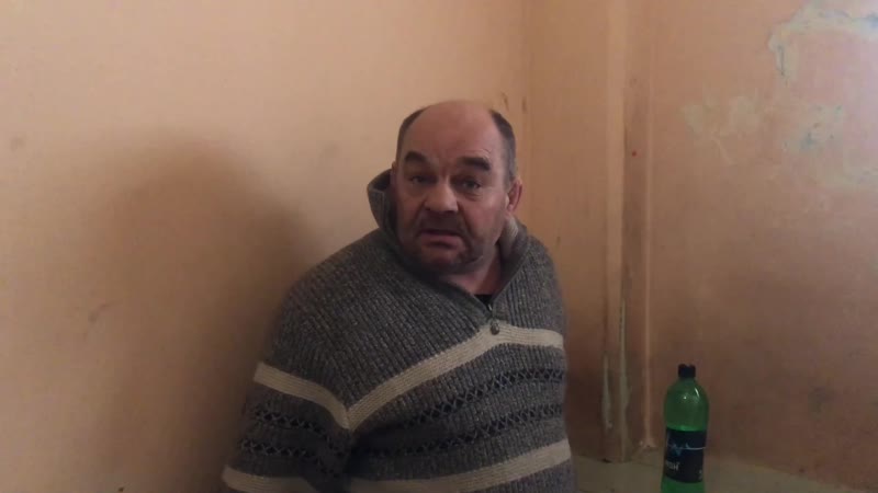 Пьяный мужик ударил 18 летнюю школьницу из за издевательств над ним, белый яр