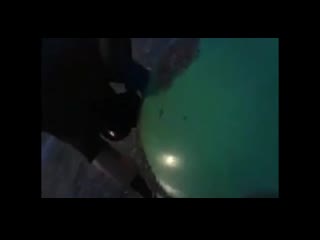 Маструбировать ночью на районе