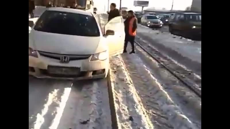 Долбень, решил объехать пробку ljk,tym, htibk j,]t[fnm ghj,re