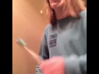 Девочки, вот вам гайд по правильной чистке зубов