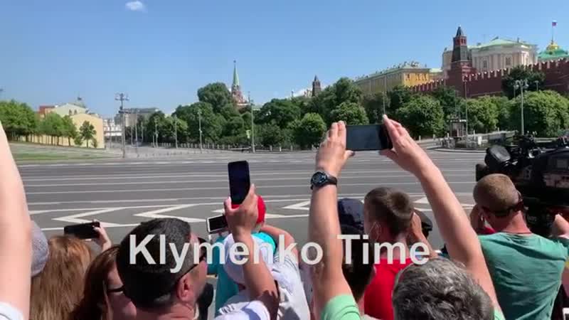 Кадры с сегодняшнего парада в москве