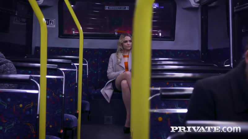 Разработал киску незнакомой блондинки на заднем сидении 85 той маршрутки ( сладкие мечты )