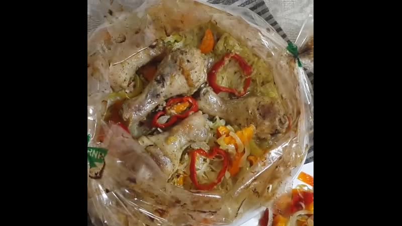 Капуста с курицей в рукаве!