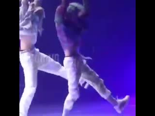 Can sm give taeyong choreos like this again he eating this sht up