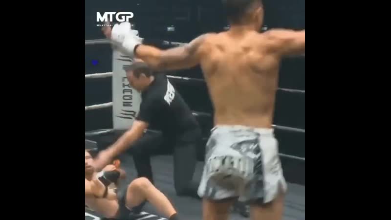 Муа тай кикбоксинг локоть с разворота