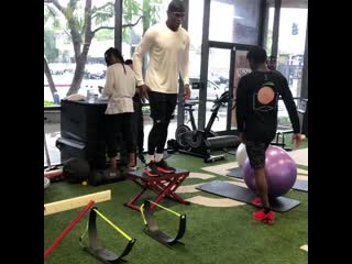 Plyometrics, stability, and cardio workout w/ @juliojones 11 & @justdoit cb3