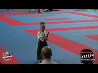 Девочка с катаной