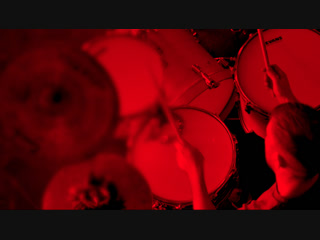 Sasha mashin releases his debut album "outsidethebox"