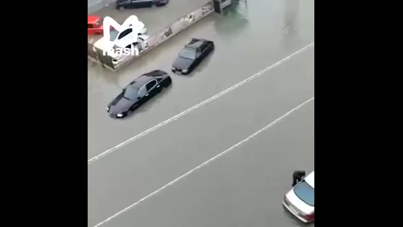 Махачкалу затопило