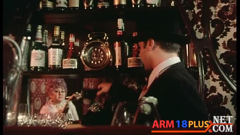 Auch ninotschka zieht ihr hoschen aus