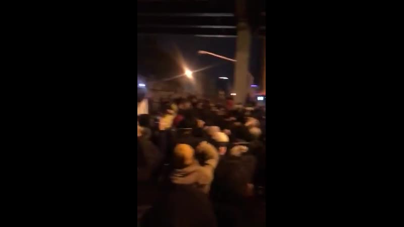 Студенты ирана вышли на протесты