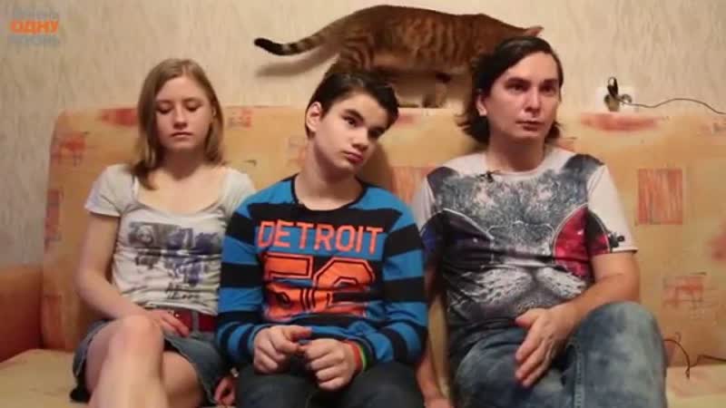 В приемной семье витя научился ходить, читать и писать