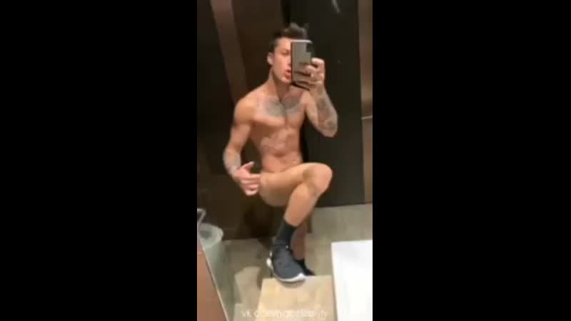 Мини юбка киген хатшы бастығының алдында бөксесін бұлғап тұр (видео) жетілген түкті киска