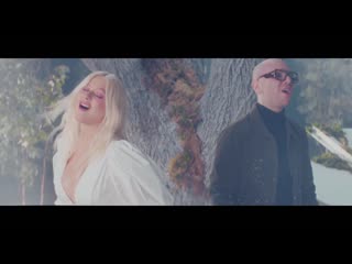 Christina aguilera, a great big world fall on me f fa fal o m кристина агилера к кр кри крис крист а аг аги агил
