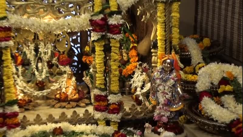 Gopashtami darshan in aindra prabhu's room 16 11 2018