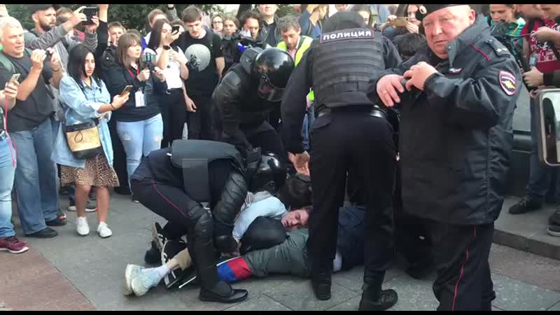 Протесты, жестокие избиения и задержания в центре москвы, 3 августа 2019