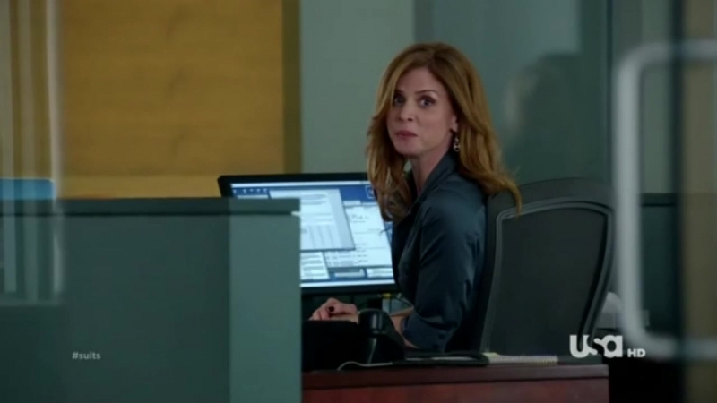 Suits 01x05 donnas crying