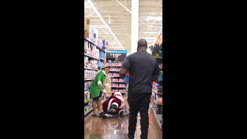 В пиндосном супермаркете праздничное настроение