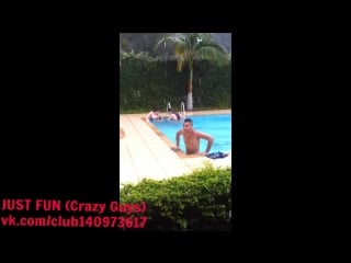 Leonardo naked swimm brazil член хуй голый nude cock penis public стриптиз striptease