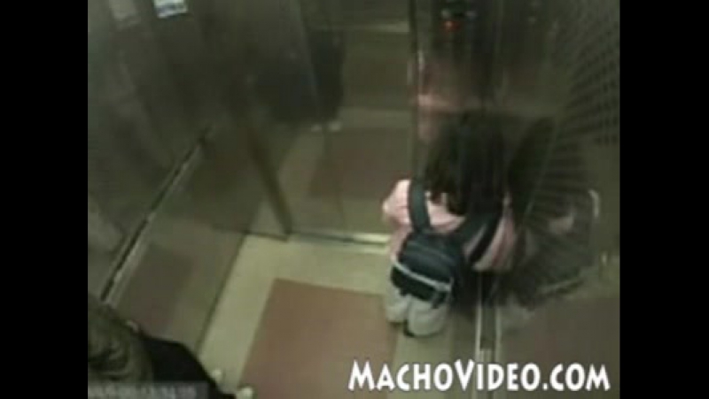 Порно видео: секс в лифте скрытая камера