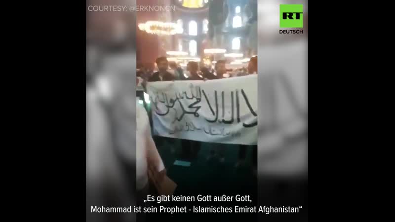 Türkei anhänger entrollen taliban banner in der hagia sophia