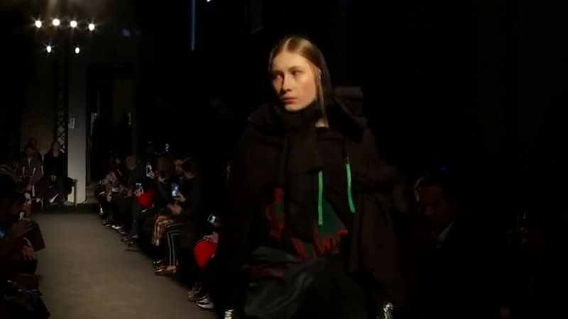 Valeria v alexandra moura runway show fw 19/20 milano 1
