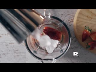 How to make a strawberry daiquiri cocktail recipe