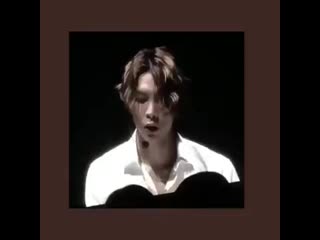 Johnnys hair could be every brown you like