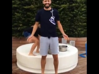 I accepted the als #icebucketchallenge! now i challenge @sergioramos4oficial @marcmarquez93 @cescf4bregas ! you have 24h to comp