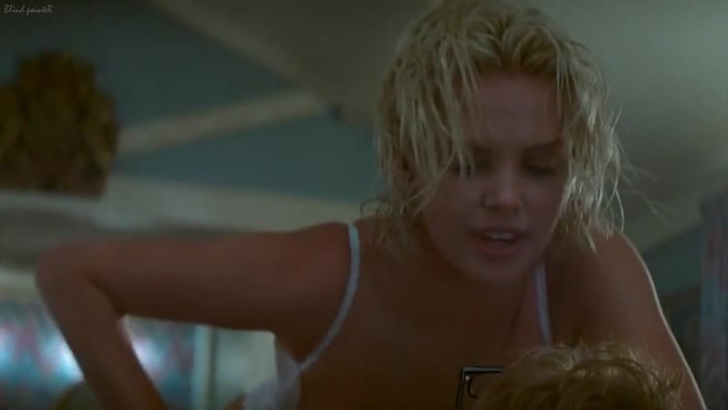 Шарлиз терон (charlize theron) голая в фильме два дня в долине (1996)