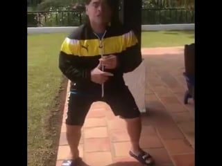 Марадона танцует лявониху
