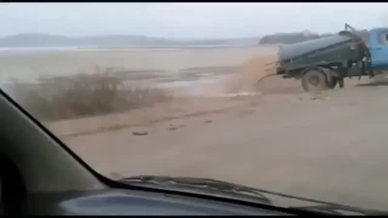 Около владивостока фекалии сливают прямо в амурский залив
