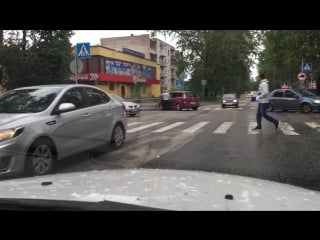 Пьяные с пупышево катались по городу волхов